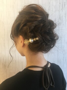 カペリベラグラマラス CapelliBellaGLAMOROUS 【結婚式お呼ばれ・二次会ヘア】ゆるふわアップスタイル