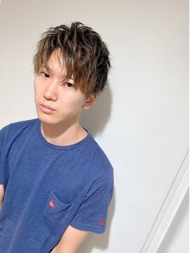 アルス ウィズ アクロス オモテサンドウ(aluss with AKROS omotesando) アップバングコンマヘア