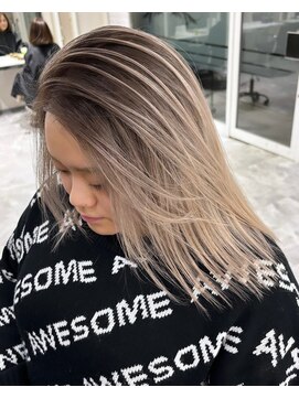 ウル 岡山駅店(ULu.) ホワイトアッシュベージュ×ハイライトカラー×ミニボブ　岡山