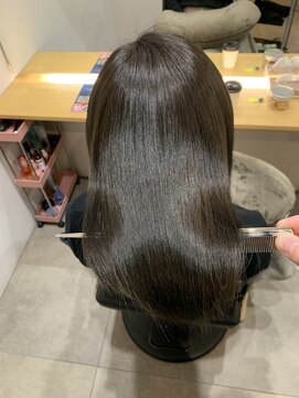 リズ(Lis.) 美髪矯正カラー