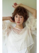 ノーヴェ(Nove)&nbsp;３０代 大人の丸みショートヘア×フェザーカール