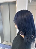 ツヤ感濃いめブルーカラー
