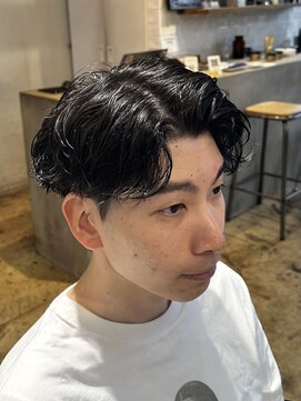 ザデイ カットアンドカルチャーショップ(THE DAY CUT&CULTURE SHOP) 緩めスパイラルパーマ