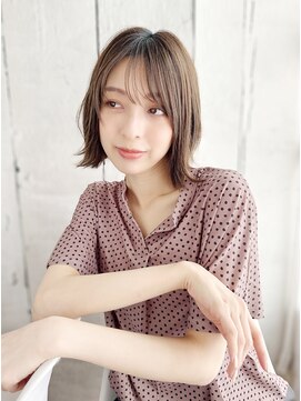 アーク(ARC+) ふんわりトップの外はねカール