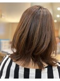 肩くらいの長さのミディアムヘア 