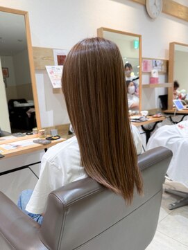 ミラバイケンジ 藤沢(Mira by KENJE) 白髪ぼかし細めハイライト30代40代50代セミディ