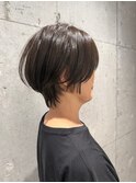 女性らしく上品なくびれショートスタイル