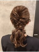 お呼ばれヘア/ヘアアレンジ/ふわふわ編み下ろしポニー