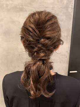 ガーデントウキョウ(GARDEN Tokyo) お呼ばれヘア/ヘアアレンジ/ふわふわ編み下ろしポニー