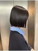 大人ガーリーダークアッシュミディアムレイヤーカット髪質改善