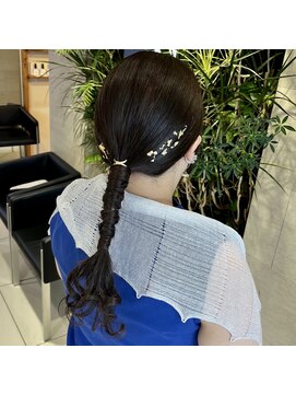 ラック 由比ヶ浜(LUCK) 【お呼ばれヘア】シンプルポニー×金箔