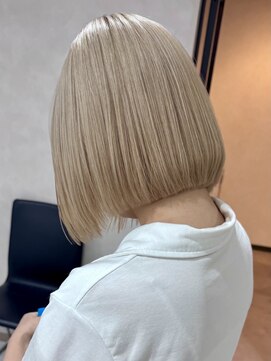 ツキ 横浜店(tuki) ハイトーンボブケアブリーチミルクティーベージュ