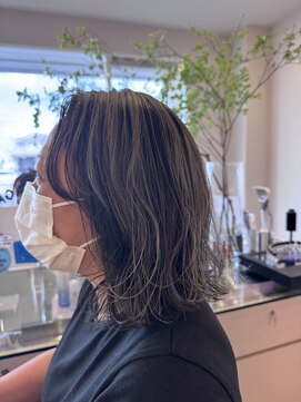 アチーブティルスマートサロン 豊川末広通店(achieve till Smart Salon) 立体感ホワイトブロンドパラパラブリーチデザインカラーボブヘア