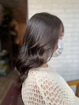 ハサミバイアトリエナガノ 千葉(8sami by atelier nagano) ショートボブ/センターパート/ツヤ髪/グラデーション/イヤリング