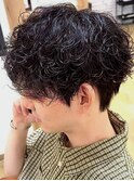 波巻きパーマ ツーブロック 刈り上げ　ツーブロック 20代