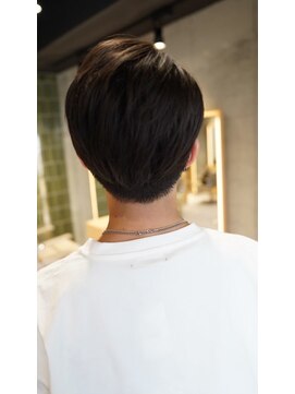 メイキー メンズ 本厚木(MA-IKI) 刈り上げツーブロックアップバングショートメンズヘア