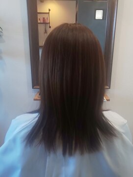 リーラ(Lila) ナチュラルストレート