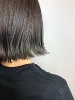 ヘア プロデュース キュオン(hair produce CUEON.) 切りっぱなしボブ×インナーカラー×くすみカーキ