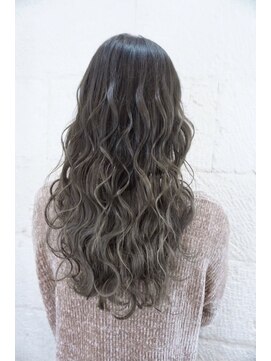 ラフューネ(Raffune) グラデーション×グレージュ/グレーベージュ