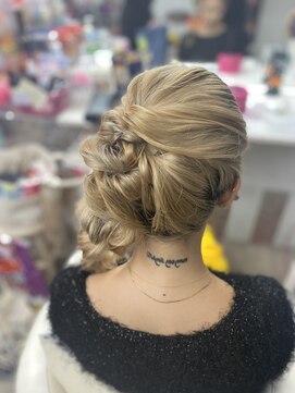 ハナココ 水戸店(hana Coco) ゆるふわ玉ねぎヘア ブライダル お呼ばれ ドレス 水戸大工町