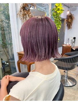 ネッコ(necco) ラベンダーアッシュな切りっぱなしボブ