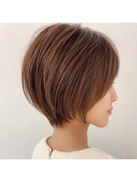 ロンド クラン 岡崎(Lond Clan) 20代30代ひし形クビレ耳掛け束感小顔スウィングショート