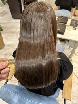 アルーシェ 心斎橋(Alushe) 無加工でこの艶！！髪質改善トリートメント！