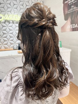 ピークアブー アヴェダ ギンザシックス(PEEK-A-BOO AVEDA GINZASIX) ハーフアップアレンジ 結婚式アレンジ お呼ばれヘア