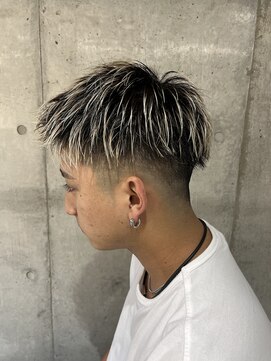 ゼンコー アオヤマ(ZENKO Aoyama) 横顔が決まる！フェードカット！