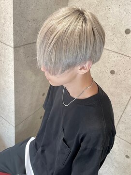 ミズチャーム(Ms.CHARM) デザインカット/ブリーチカラー/ハイトーンベージュ