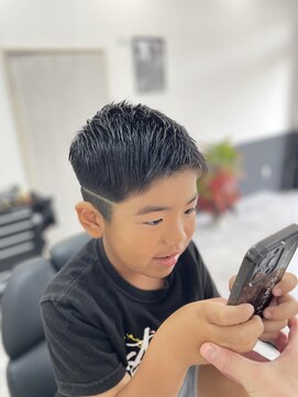 ベガ(VEGA) 刈り上げ「キッズカット」