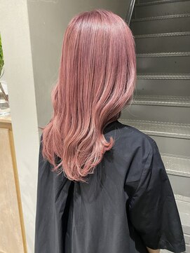 フェンヘアーアイス 中目黒(Fen.hair ici) 20代30代ソフトウルフ肩ラインダブルカラーピンクカラー