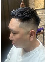 ミリオンバックス 御徒町店(Million Backs)&nbsp;アイロンパーマ×スキンフェード<理容室>[メンズ/眉毛/バーバー]