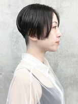 モリオ(morio)&nbsp;=刈り上げショート大人ショートクール前下がりショート30代40代