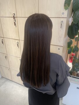 アドラーブル 万代店 (adorable) 20代30代40代艶感ストレートアッシュベージュ透明感ロング