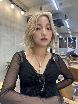 ソルトウォーター(SALT WATER) ピンクベージュ/イメチェン/ハイトーン/ブリーチ/恵比寿/代官山