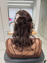 バルベストーキョーサウス(BARBES TOKYO SOUTH)&nbsp;ふわふわお団子のハーフアップ【清板】