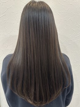 サーティーングラインド(13GRIND)の写真/今までにない艶と指通りを実現！一人一人の髪質に合わせた施術で自然な仕上がりのさらさらストレート髪に♪