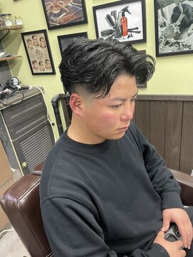 アトム(ATOM) センターパート/テイパーフェード