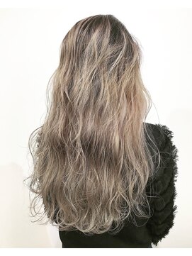 ハビット (habitt) 【habitt】バレイヤージュ×ホワイトベージュ☆★