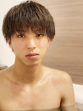 ゴールドシブヤ(GOALD SHIBUYA) ツイストスパイラル波打ちスパイラルセンターパート刈り上げ束感