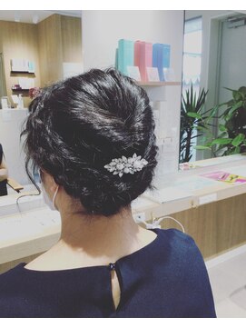 エスバイラッシュ(es by rush) オシャレアップ