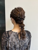 アチーブ ヘア デザイン(achieve hair design)&nbsp;ヘアセット 無造作編み下ろし玉ねぎヘア 金箔 お呼ばれ