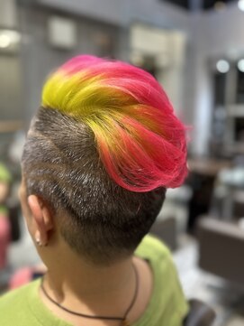 ヘアールーム プリズム(Hair room Prism) ネオンイエロー×ピンク