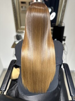 スペシャルズ(specials)の写真/“髪質改善のスペシャリストが行う美髪ストレート”で、ナチュラルなあなたの理想の質感が叶う!