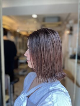 ビィーハ(BeHA) ピンクベージュの外ハネbob