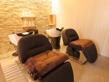 ナノ キタカミ(nano. kitakami)の雰囲気（フルフラットのシャンプー台でヘッドスパをお楽しみください＊）