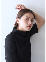 カラー(KOLOR)&nbsp;大人シャープのショートボブ