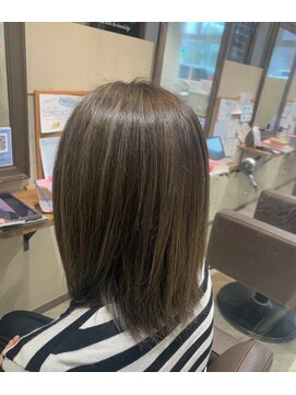 バグズ ヘアデザイン 桔梗が丘店(Baguz HAIR DESIGN) シークレットハイライト×アッシュオリーブ20代30代40代