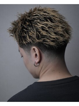 スキル(SKILL) フェードツイストアップバング理容室風